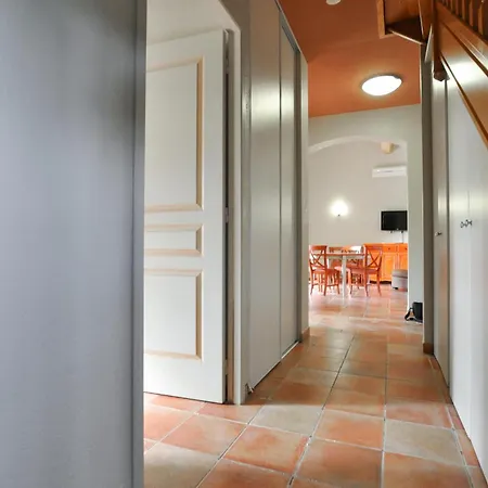 Beautiful In With Kitchen Holiday home