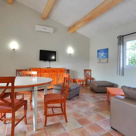 Holiday home Beautiful In With Kitchen *